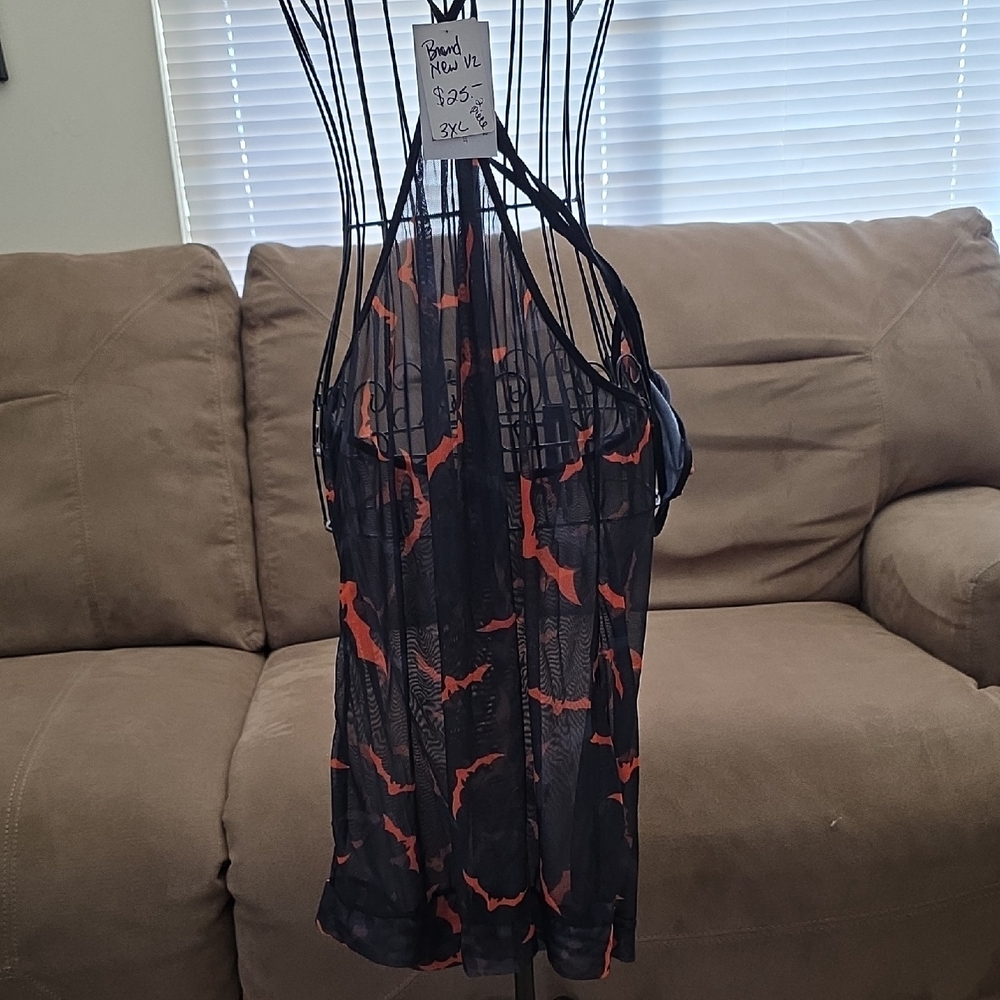 Black and Orange Bat Print Lingerie 3XL W/ Thong NWT